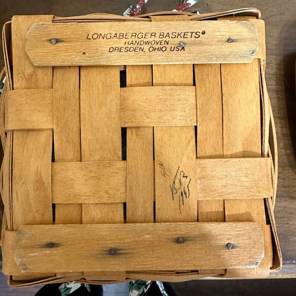 Longaberger Cranberry Basket. Christmas edition 1995 - Picture 2 of 7